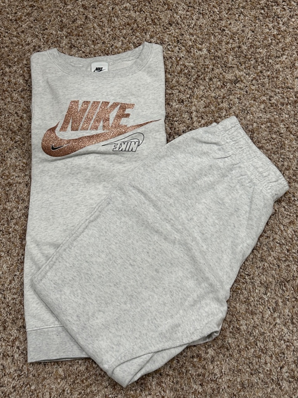 Nike Club Crewneck Fleece Sweatshirt / Sweatpant Rose Gold Glitter Set - Picture 2 of 12